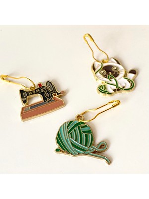 Yumakça Metal Kedi Figürlü Broş Set