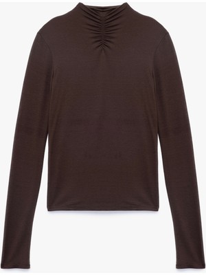 Slim Fit Uzun Kollu Drape Detaylı Dik Yaka Tişört