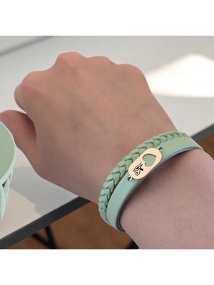 14 Ayar Plakalı Altın Şans Temalı Doğal Siyah Derili Kalp Figürlü Hediye BILEKLIK-557SEMBOL