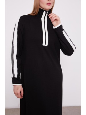 330255 Kolları Şerit Küp Detaylı Ön Göğüse Kadar Fermuarlı Kol Ucu Manşetli  Kumaş Iki Iplik Elbise