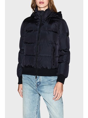 Armani Exchange Kapitoneli Regular Fit Çıkarılabilir Kapüşonlu Şişme Mont Bayan Mont XW000228 AF12286 UC001