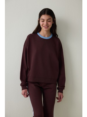 Kahverengi Çiçek Desenli Yakalı Oversize Sweatshirt - Inspired By Flora