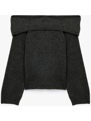 Uzun Kollu Omzu Açık Triko Kazak