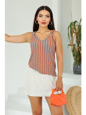 Lupinn Moda Kadın Renkli Çizgili Askılı Bluz – V Yaka, Halka Askı Detaylı, Yazlık ve Rahat Kombin Parçası