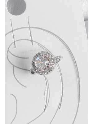 Pirinç Gümüş Renk Zirkon Taşlı Kadın Kıkırdak Model Küpe