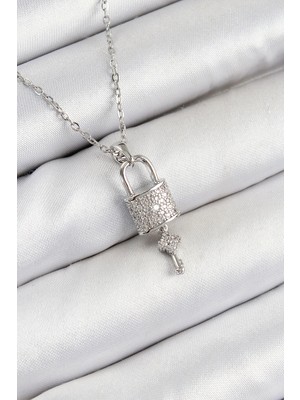 316L Çelik Zirkon Taşlı Kilit ve Sallantılı Anahtar Model Gümüş Renk Kadın Kolye