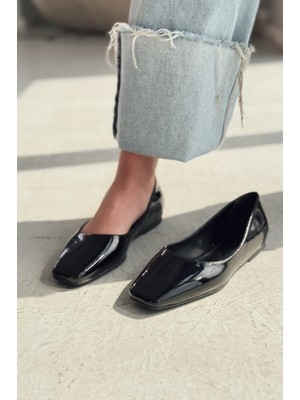 Canris Rugan Siyah Küt Burun Mary Jane Babet