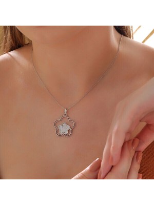 Çiçek Desenli  925 Ayar Gümüş Kadın Kolye