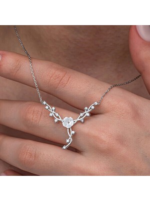 Manolya Çiçegi Sarmaşık 925 Ayar Gümüş Kadın Kolye