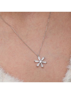 Baget Taşlı Çiçek Desen 925 Ayar Gümüş Kadın Kolye