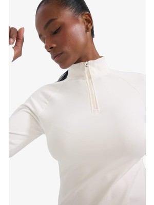 DeFacto Warmtech Standart Fit Dik Yaka Fermuarlı İçi Yumuşak Tüylü Sporcu Uzun Kollu Tişört B0811AX25AU