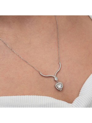 Kalp Zirkon Taşlı 925 Ayar Gümüş Kadın Kolye