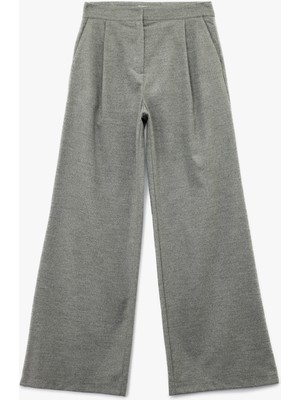 Cepli Piliseli Geniş Paça Kumaş Pantolon