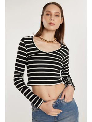 Kadın Siyah-Ekru Uzun Kollu Geniş Yakalı Çizgili Bluz