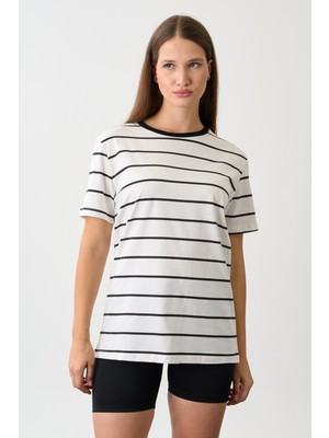 Bisiklet Yaka Çizgili Kısa Kol T-Shirt