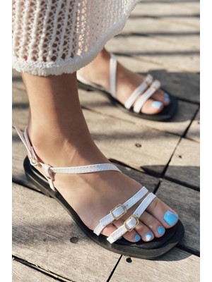 Vontsa Mat Deri Toka Detaylı Sandalet Beyaz