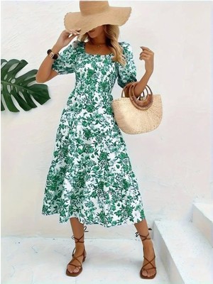 Desenli Kısa Kollu Kare Yakalı Elbise