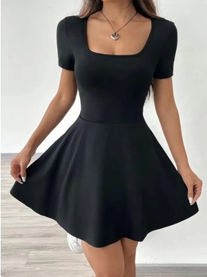 Kadın Kısa Kollu Kare Yaka Short Detaylı Cepli Dalgıç Elbise