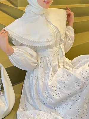 Pelerin Yaka Dantel Detaylı Elbise  -Beyaz