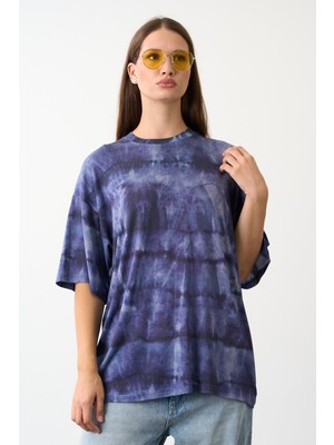 Bisiklet Yaka Oversize Batik Baskı T-Shirt