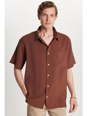 Erkek Relax Fit Rahat Kullanım Modal Kumaş Tek Cepli Kısa Kollu Kahverengi Gömlek