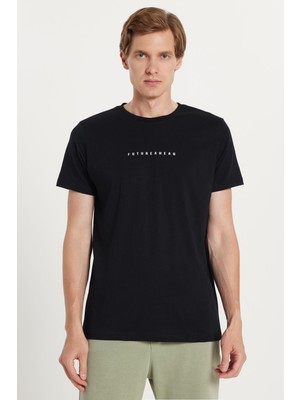 Erkek Slim Fit Dar Kesim %100 Pamuk Yumuşak Dokulu Baskılı Siyah Bisiklet Yaka Tişört
