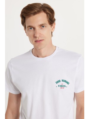 Erkek Slim Fit Dar Kesim %100 Pamuk Yumuşak Dokulu Baskılı Beyaz Bisiklet Yaka Tişört