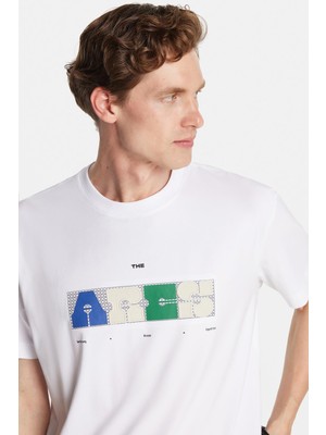 Relax Fit Rahat Kesim Pamuklu Ön Baskı Detaylı Bisiklet Yaka beyaz Erkek Tişört