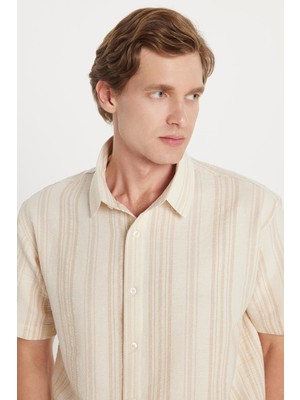 Erkek Relax Fit Rahat Kesim Kısa Kollu Çizgili Spor Yaka Gömlek