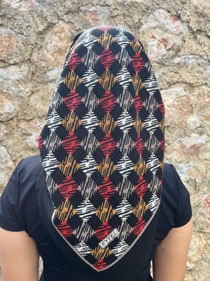 Siyah Zeminde Etnik Desen Pamuklu Yazma – Renkli Kare Motifli Başörtüsü