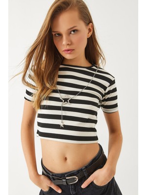 Kadın Bisiklet Yaka Çizgili Basic Crop T-Shirt