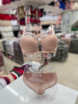 Iç Giyim Ebru Desteksiz Silikonlu Dantel Çapraz Sütyen ve Külot Takım (Sütyen Yıkama Topu Hediyeli)