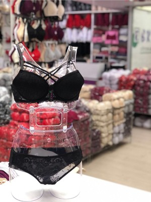 Iç Giyim Ebru Destekli Silikonlu Dantel Çapraz Sütyen ve Külot Takım (Sütyen Yıkama Topu Hediyeli)