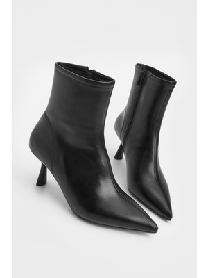 Marjin Kadın Topuklu Bot Sivri Burun Kadeh Ökçe Günlük Klasik Bot Tepon Siyah