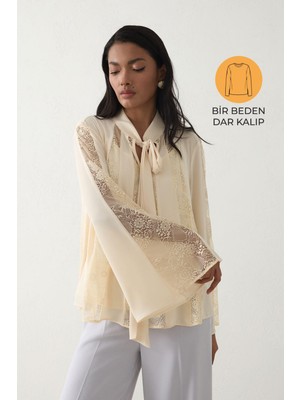 Setre Tereyağ Sarısı Dar Kalıp Boyundan Bağlama Ve Dantel Detaylı Bluz