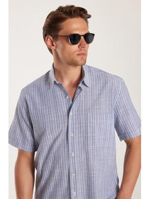 Tudors Erkek Regular Fit Klasik Kesim Oversize %100 Pamuk Kısa Kollu Keten Doku Tek Cepli Çizgili Lacivert Gömlek