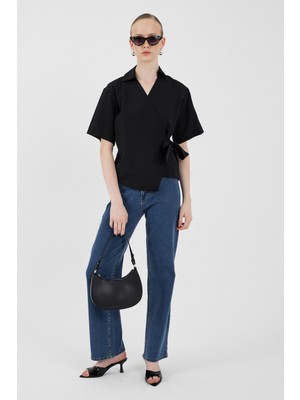 Siyah Kısa Kol Yan Bağlama Detaylı Bluz 8095A