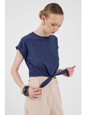 Laci Ön Bağlama Detaylı Bluz 8071A