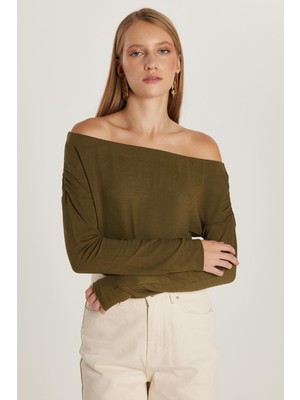 Kadın Slim Fit Dar Kesim Kayık Yaka Viskon Yeşil Bluz