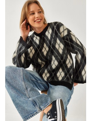 Shade Kadın Şardonlu Baklavalı Yırtmaçlı Triko Kazak