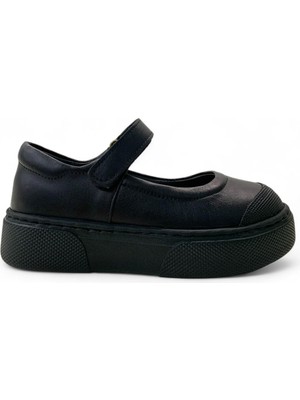 818 Hafif Kız Çocuk Okul Öncesi Deri Babet