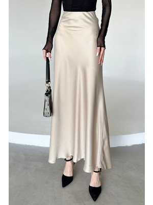 Kadın Bej Renk Lastikli Maxi Boy A Line Etek XL Saten Kumaş ile Şık Kombin Önerisi