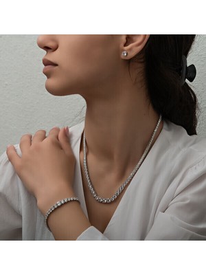 Beyaz Taşlı Süzme Su Yolu 925 Ayar Gümüş Kadın Set