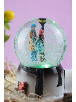 Büyük Boy Püskürtmeli Kar Küresi, Kış Masalı ve Sevgiliye Hediye