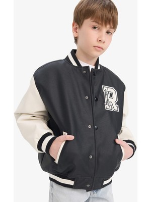 DeFacto Okul Su Geçirmez Kolej Yaka Fermuarlı Çift Cepli Mevsimlik Suni Deri Bomber Mont Ceket Erkek Çocuk C7088A825AU