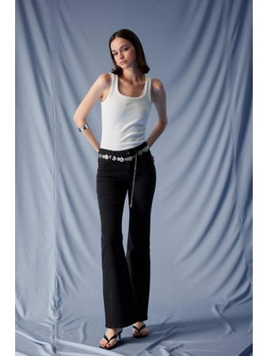DeFacto Mia Flare Fit Normal Bel İspanyol Paça Uzun Jean Pantolon E9157AX25AU