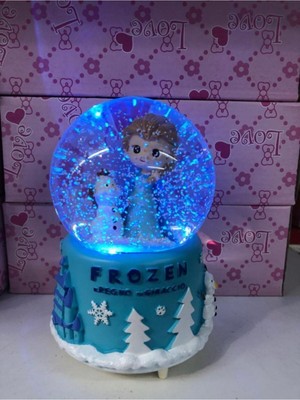 Büyük Boy Müzikli Işıklı Kar Küresi, Karlar Ülkesi Teması, Motorlu ve Pilli, Eğlence Dolu