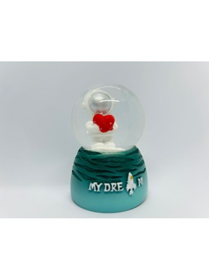 Işıklı Küçük Boy Kalpli Astronot Figürlü Kar Küresi, Sevimli ve Şık Dekorasyon Ürünü