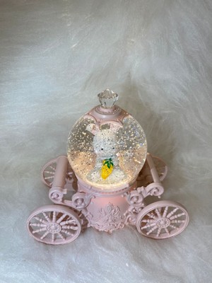 Püskürtmeli Tavşan ve Fayton Şıklığı ile Renkli Küre Dekorasyonu