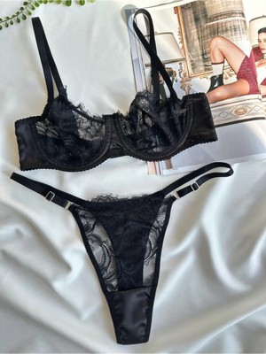 Kadın Siyah Dantelli Tanga Sütyen Takımı